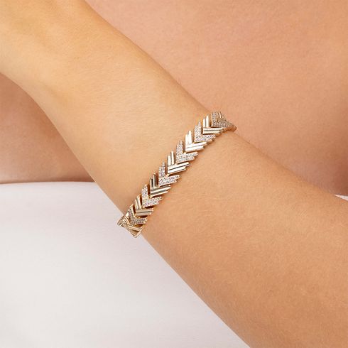 33030_pulseira_volta_formato_v_grossa_cravejada_ouro_semijoias_rosa_valverde.jpg