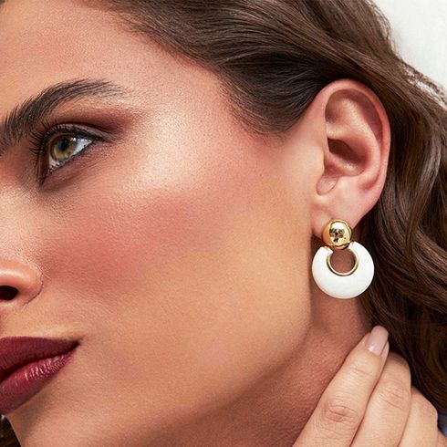 35893-brinco-base-redonda-esmaltado-banho-ouro-18k-rosa-valverde-semijoais