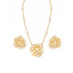 36265-conjunto-flor-detalhes-perolas-shell-banho-ouro-rosa-valverde-semijoias