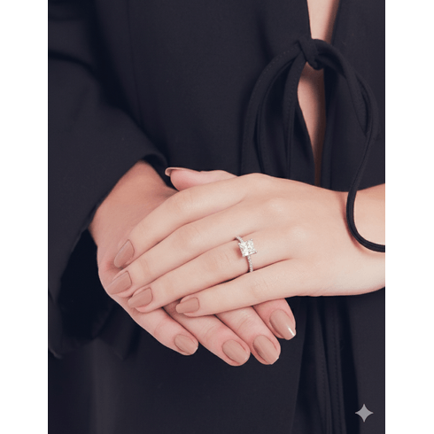 36056-anel-solitario-pedra-quadrada-volta-cravejada-moissanite-prata-925-rosa-valverde-semijoias